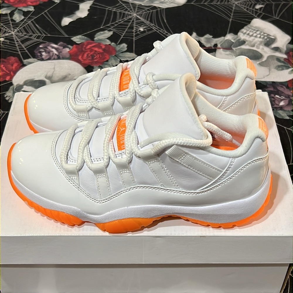 DS 2021 NIKE AIR JORDAN 11 XI RETRO LOW WHITE/BRIGHT CITRUS WOMENS SZ 5 3.5Y NWT - Picture 5 of 12